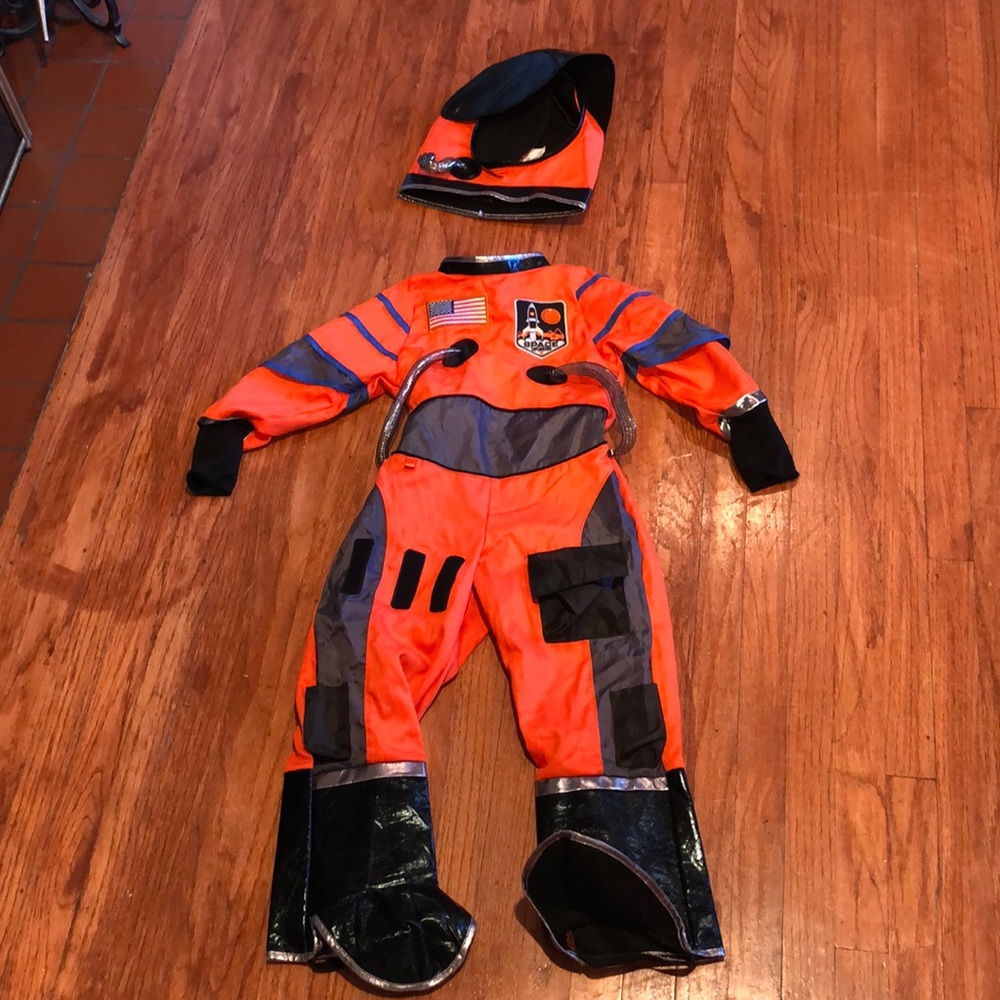 Halloween Costume- Kids astronauts costume. Size 5-6. NWOT